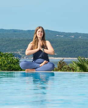 LUNA YOGA mit Romana Schneider