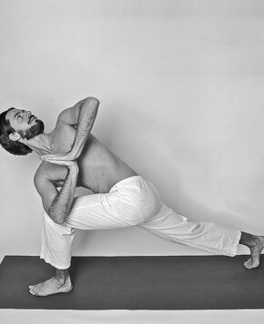 Yoga am Meer mit Ben Rakidzija